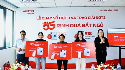 บริษัท Viettel Vinh Long มอบรางวัลสำหรับกิจกรรม "Surf 5G - Win Surprise Gifts" ระยะที่สอง