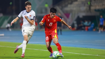 Het Vietnamese U23-team neemt het in een spannende wedstrijd op tegen Darwin Nunez, een teamgenoot van Ronaldo.