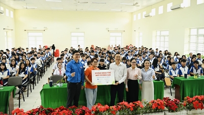 นักเรียนเกือบ 900 คนในเกาะกงดาวสามารถเข้าถึงปัญญาประดิษฐ์ผ่านสื่อการเรียนรู้ดิจิทัลได้