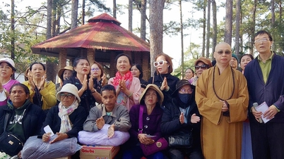 250 Geschenkpakete an den Blindenverband der Provinz Lam Dong gespendet.