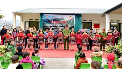 Einweihung des Dìn Sán Kindergartens in der Gemeinde Quản Bạ.