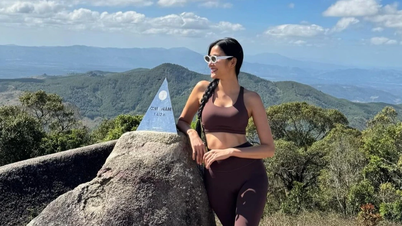 Frøken Hoang Thuy opplever en fottur til toppen av Chu Nam-fjellet.
