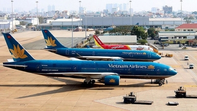 Het kopen van vliegtickets voor Tet (Vietnamees Nieuwjaar) kost een heel maandsalaris, waardoor veel mensen van gedachten veranderen en besluiten: 'Ik ga dit voorjaar niet naar huis'.