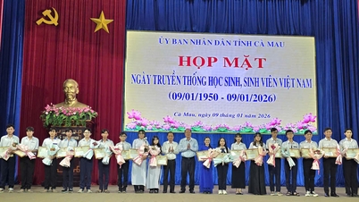 Ca Mau : Rassemblement pour commémorer le 76e anniversaire de la Journée traditionnelle des étudiants.