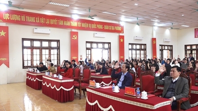 Hanoi: Die Gemeinde Vat Lai organisiert eine gemeinsame Versammlung von Wählern an Arbeitsplätzen, um Meinungen zu den Kandidaten einzuholen, die für den Volksrat für die Amtszeit 2026-2031 nominiert sind.