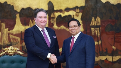 Premier Pham Minh Chinh ontvangt de Amerikaanse ambassadeur in Vietnam, Marc Knapper, voor een afscheidsbezoek.