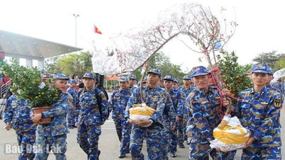 Mang hương xuân ra Trường Sa