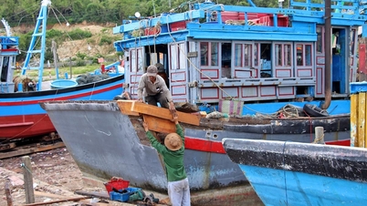 Vá tàu sau bão, giữ kế sinh nhai