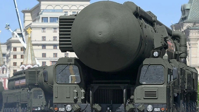 A Rússia revela planos para lançar novos mísseis de combate, ameaçando o equilíbrio de poder.