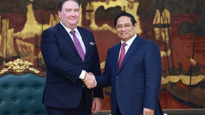 Merundingkan perjanjian perdagangan timbal balik Vietnam-AS yang adil dan seimbang.