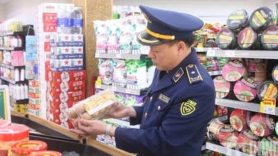 Sept groupes de travail ont été mis en place pour inspecter et stabiliser le marché pendant la période de pointe des fêtes du Têt.