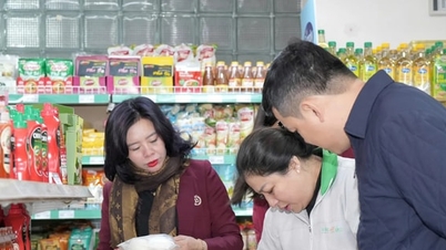 Berita khas dalam edisi cetak akhbar Hanoi Moi, 12 Januari 2026.