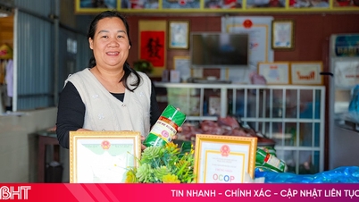 OCOP-certified pork sausage producers in Ha Tinh are busy day and night fulfilling orders for Tet (Lunar New Year).
