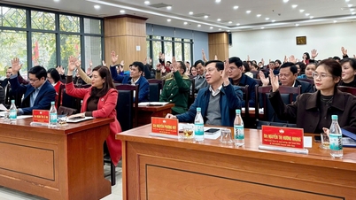 이번 회의는 2026년부터 2031년까지 임기를 수행할 제16대 국회와 성 인민위원회 후보들에 대한 직장 유권자들의 의견을 수렴하기 위해 개최되었습니다.
