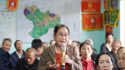 Land clearance for the high-speed railway project through Chien Dan commune: High level of public support.