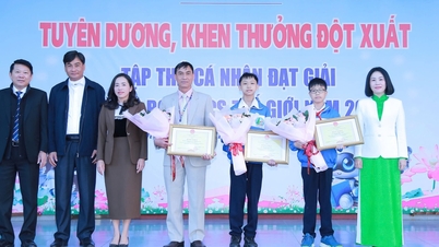 La provincia de Lam Dong premia a dos estudiantes que ganaron medallas de oro en la Final del Concurso Mundial de Robots 2025.