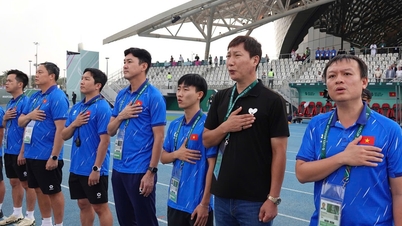 Jurulatih Hoang Anh Tuan telah memberikan beberapa nasihat yang bernas kepada pasukan Vietnam B23, dan menyatakan harapannya untuk menikmati kemenangan tersebut.