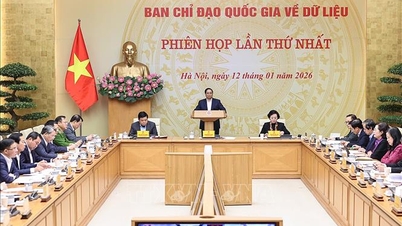 นายกรัฐมนตรี ฟาม มินห์ ชินห์ เป็นประธานการประชุมครั้งแรกของคณะกรรมการกำกับดูแลข้อมูลแห่งชาติ