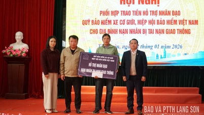 Trao hỗ trợ cho gia đình nạn nhân tử vong do tai nạn giao thông