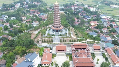 A 300-year-old temple in Bac Ninh province boasts a unique jade statue that attracts visitors from all over.
