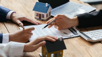 金利が上昇する中、住宅購入者は今買うべきか、それとも待つべきか？