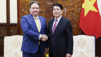 Memperluas hubungan Vietnam-AS secara substantif dan mendalam.