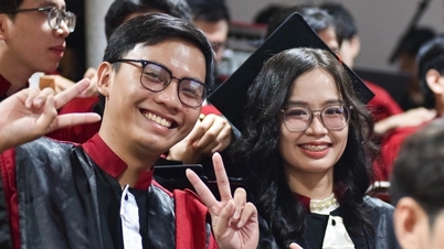Univerzita vyžaduje, aby studenti nepořizovali snímky obrazovky z interních skupinových chatů.