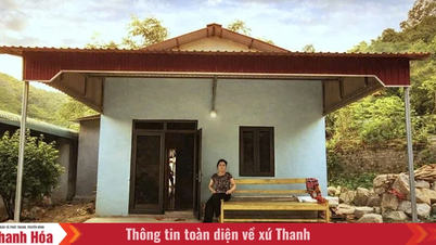 Casas nuevas en el pueblo Hmong.
