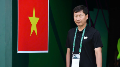 Tiến vào tứ kết, HLV Kim Sang-sik nhắn nhủ 'hãy cùng mơ về một kỳ tích'