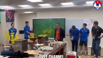 Роздягальню збірної В'єтнаму U23 оприлюднили після перемоги над Саудівською Аравією; президент VFF запитує про... жовті/червоні картки.