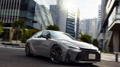 Lexus IS F Sport Mode Black V đặc biệt từ 1,12 tỷ đồng ra mắt