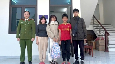Studenti ze střední školy Thai Long vrátili jejímu majiteli 105 milionů dongů v hotovosti.