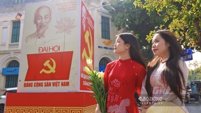 Para pemuda di Hanoi merasa gembira dan bangga menantikan Kongres Nasional Partai Komunis Vietnam ke-14.