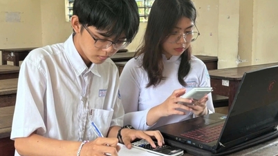 เรื่องราวการเรียนรู้ด้วยตนเองตลอด 10 ปีของนักเรียนที่ได้คะแนนสูงสุดสองวิชา เพื่อหลุดพ้นจากความยากจน