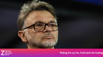โค้ชทรุสซิเยร์ชี้ให้เห็นถึงคุณสมบัติพิเศษเฉพาะตัวของดินห์ บัค
