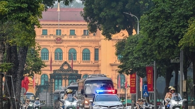 Hanoi: Repetition för att eskortera delegationer inför den 14:e nationella kongressen.