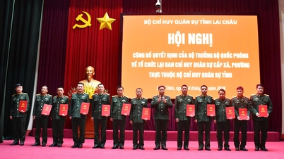 Comandamentul Militar Provincial Lai Chau: Anunță decizia Ministrului Apărării Naționale privind reorganizarea Comandamentelor Militare la nivel de comună/secție.