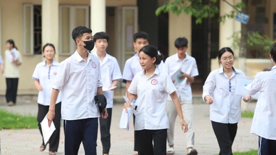 Elevii din Hanoi jonglează între studiu și grijile legate de al treilea examen de admitere pentru clasa a X-a.