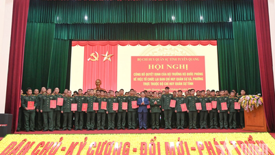 Das Provinzmilitärkommando von Tuyen Quang gab die Entscheidung zur Reorganisation der Gemeinde- und Stadtteilmilitärkommandos bekannt.