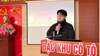 꽝닌성의 주도하에 꼬토시는 학생들의 역량을 효과적으로 활용하여 "디지털 대중 교육"을 추진하고 있습니다.