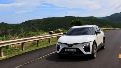 VinFast VF 7: Коли потужність розкішного автомобіля «упакована» в доступну ціну.