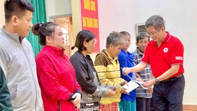 Trao 87 suất quà cho người dân xã Diên Khánh