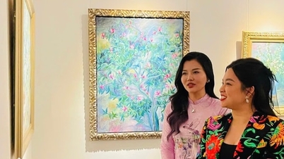 "Drøm midt i kveldens blomster" med kunstneren Le Trang