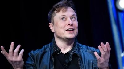 Elon Musk and his shocking predictions: Money becomes obsolete, robots will steal doctors' jobs.