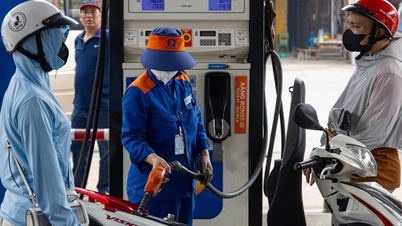 This afternoon, gasoline prices are forecast to reverse and rise after five consecutive decreases.