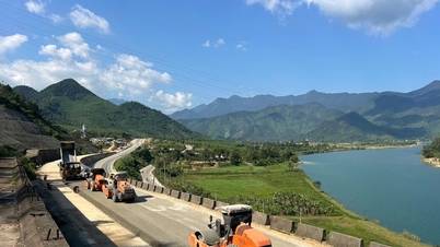 Autopista La Son - Hoa Lien (3 billones de VND): impulso final para su finalización, apertura al tráfico en enero de 2026.