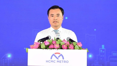 Ho Chi Minh-staden tar första spadtaget och påbörjar byggnation av ett flertal stora projekt samtidigt.
