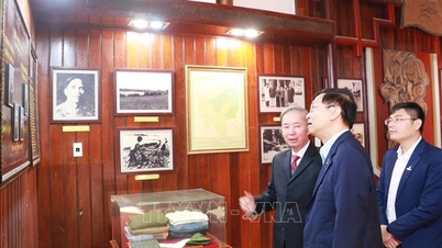 Başbakan Yardımcısı Tran Huu Duc Anıt Evi'nin iyileştirilmesi ve yenilenmesi.