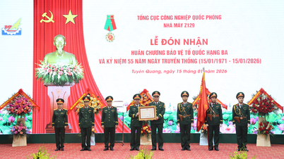 រោងចក្រ Z129 ទទួលបានគ្រឿងឥស្សរិយយសការពារជាតិថ្នាក់ទីបី ដើម្បីរំលឹកខួបលើកទី 55 របស់ខ្លួន។