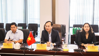 Líderes de la provincia de Vinh Long reciben al Cónsul General interino de Corea del Sur.